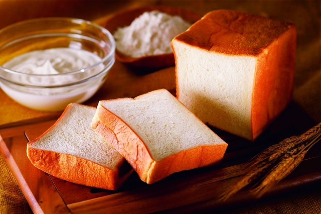 贅沢生クリーム角食