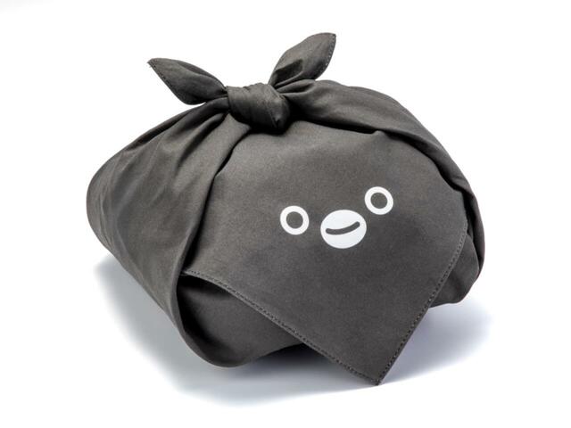 「Suicaのペンギン 小風呂敷 顔」<価格:1,650円(税込)>【ありがとうSuicaのペンギン!グランスタ東京限定の新作スイーツやグッズが登場する「SuicaのペンギンフェアFINAL」が開催されます!】