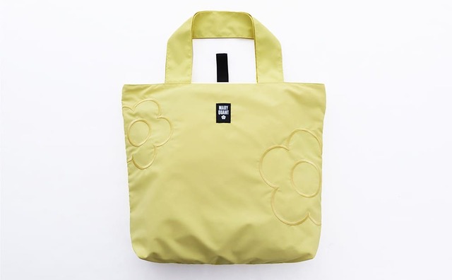 【MARY QUANT】「エコバッグ」(6,050円)/マットでなめらかな生地を使用したエコバッグ