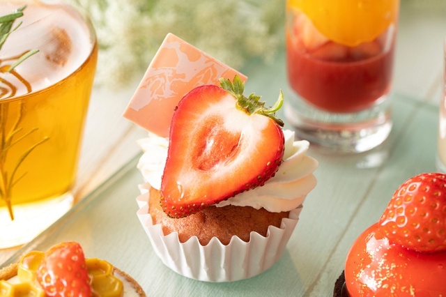 いちごとバナナのカップケーキ