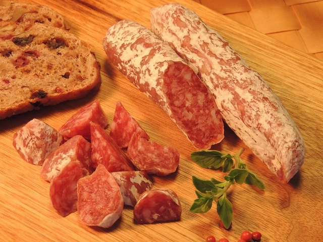 貴腐サラミ（白カビサラミ）