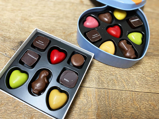 ピエール マルコリーニ コフレ クール 9個入り　¥3,672(税込)　バレンタイン セレクション 8個入り　¥2,970(税込)