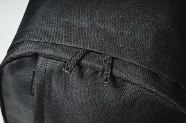 【BAYFLOWバックパック】開閉しやすいファスナー