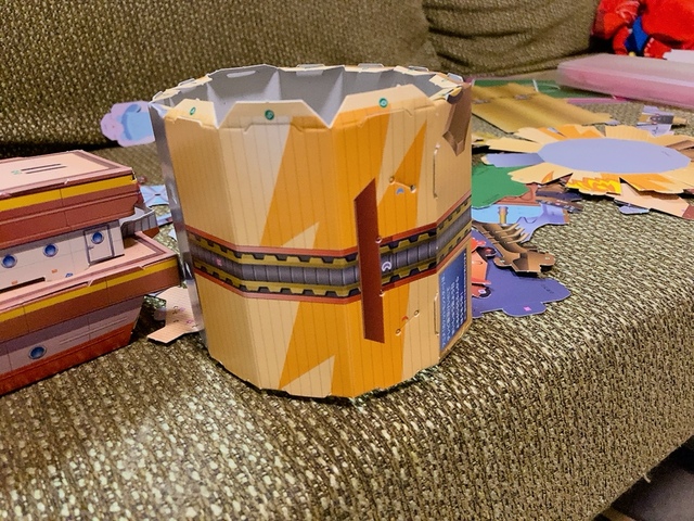 【小学館 小学一年生9月号】バルーンの丸さを保ちつつ、組み立てていくのが大変でした