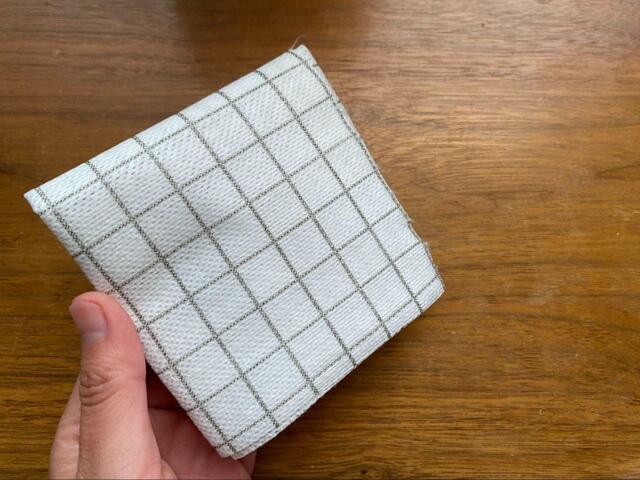 【ニトリ 抗菌 カット式台ふきん(42カット グレー)】一度濡らした方が吸水性が優れているように感じました