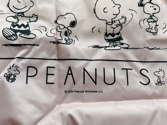「PEANUTS」もロゴ入りなのもうれしいポイント！