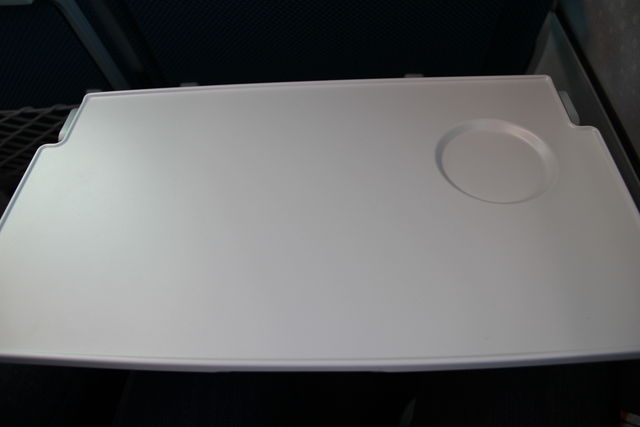 よく見知ったレバーをひねるタイプの机も