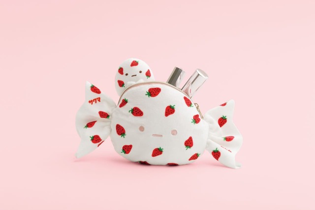 【すみっコぐらし×サクマいちごみるくキャンディ】「てのりぬいぐるみセット」のポーチはコスメポーチなどとしても使えます