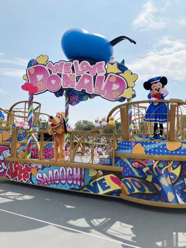 「クワッキーセレブレーション★ ドナルド・ザ・レジェンド!」のようす【「ディズニー・パルパルーザ“ドナルドのクワッキー・ダック!ダック!ダックシティ!”」】