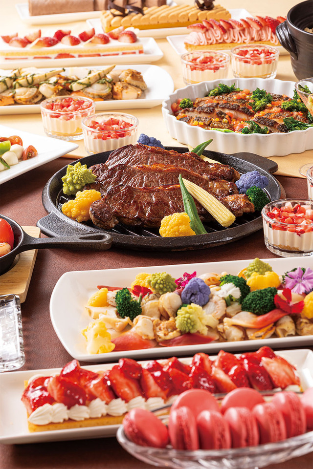 「ステーキ&ストロベリースイーツ・ディナービュッフェ」<期間:2026年1月9日~3月15日の金・土・日曜日>【サーロインステーキ&苺スイーツが食べ放題!「東京ベイ舞浜ホテル ファーストリゾート」の“金・土・日限定ディナービュッフェ”】