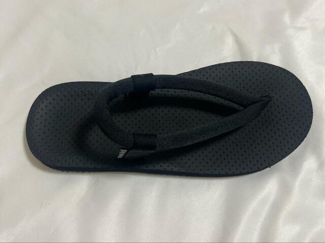 【mont-bell　スリップオンサンダル】歩く時につま先に力が入ることもなく、鼻緒も肌触りが良いので食い込んで痛いということもありません