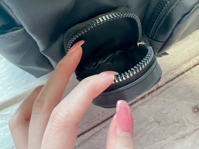 アウトポケットはマチ付きなのでたくさん入りそう！