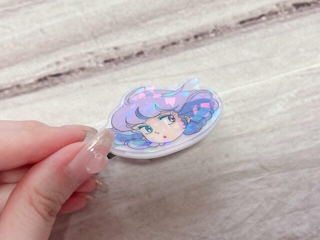 キラキラのホログラム仕様になっているの、わかりますか？