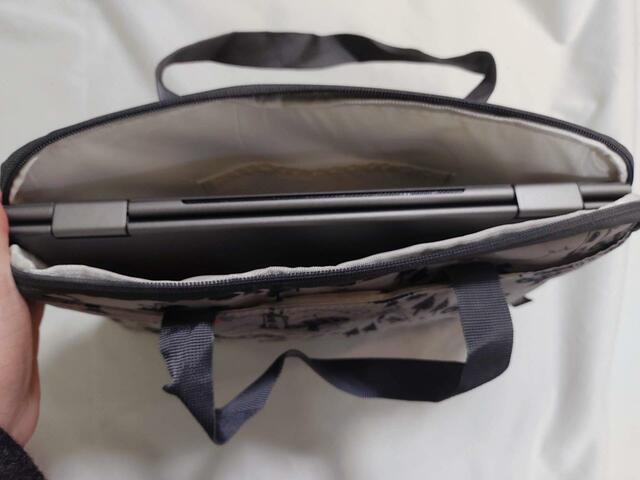 ノートパソコンがすっぽり