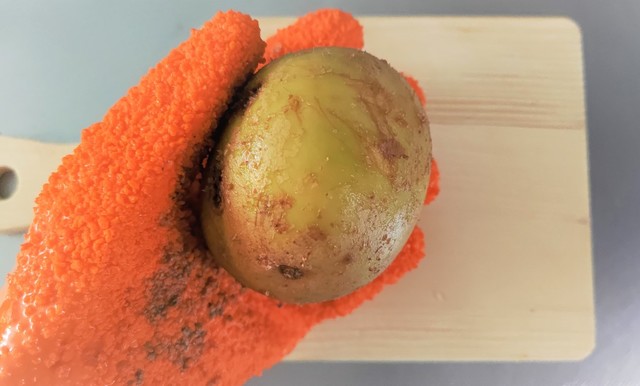 【キャンドゥ】ピーラーグローブ　左手用　オレンジ