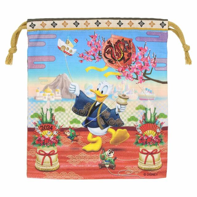 きんちゃく 900円｜お正月スペシャルグッズ｜東京ディズニーリゾート40周年“ドリームゴーラウンド”｜発売日：2023年12月1日（金）｜販売店舗：東京ディズニーランド「ディズニー＆カンパニー」、東京ディズニーシー「エンポーリオ」