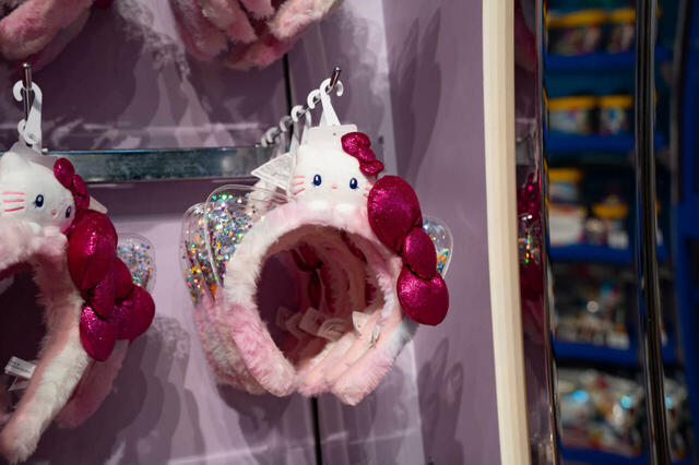 カチューシャ 3,300円｜ユニバーサル・スタジオ・ジャパン25周年グッズ