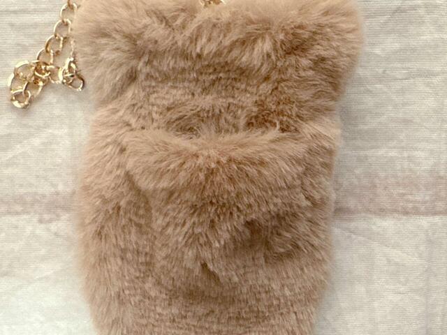 ちょうどキャンディーが1個入る大きさ