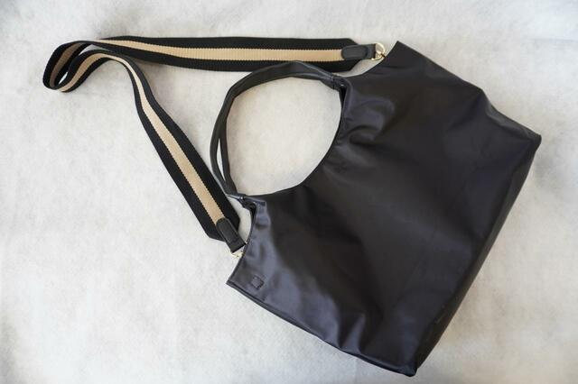 【軽量版！365日使えるエブリデイバッグBOOK by地曳いく子】ショルダートートとして使える