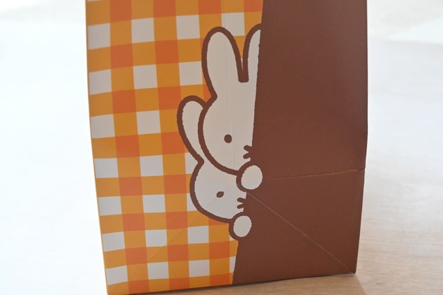 【みっふぃー蔵のきっちん＆べーかりー 川越店】ショッパーもめちゃくちゃかわいいです！ひょこっとのぞくミッフィーたち