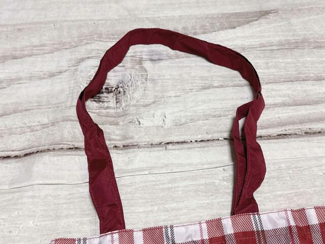 持ち手は長めなので肩がけがラクラクできるのもうれしいポイント!