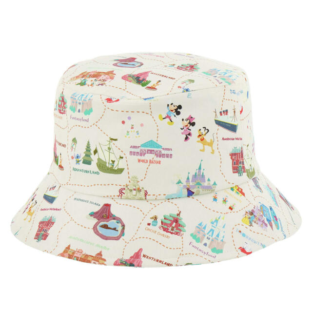 ハット 3,600円｜ミッキーたちが楽しそうに巡っているパークのマップやアイコンをモチーフにしたグッズ｜販売店舗：東京ディズニーランド「グランドエンポーリアム」、東京ディズニーシー「タワー・オブ・テラー・メモラビリア」｜発売日：2024年7月11日（木）