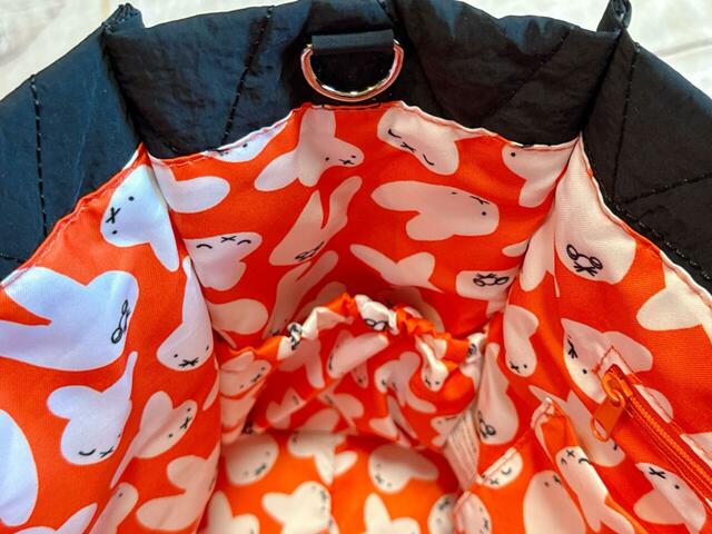 左サイドにはボトルポケット付き