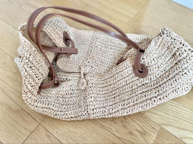 【ZARA　編み込みトートバッグ】サイズは高さ38.5cm×長さ56.5cm