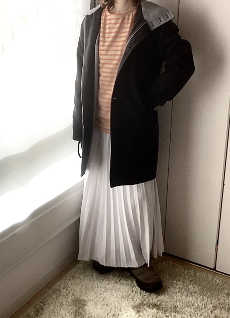 【ワークマン ブロックフリースボーダープルオーバー】ジャケットを羽織って