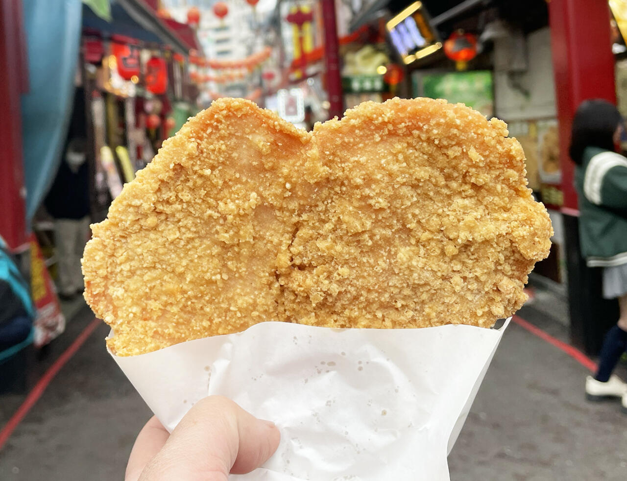 横浜中華街で進化する「食べ歩き」グルメ！注目の「小吃（中華系軽食
