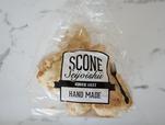 味変するなら蜂蜜をかけるのがおすすめ／成城石井自家製　カシューナッツの全粒粉スコーン　431円（税込）