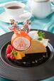 東京ディズニーリゾート40周年“ドリームゴーラウンド”ケーキセット|ディズニーアンバサダーホテル「ハイピリオン・ラウンジ (ロビーラウンジ)」