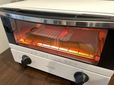 【アイリスオーヤマ オーブントースター】食パンを2枚焼いています