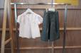 GIRLS ストライプブラウス（半袖）￥1,500 、GIRLS リネンブレンドスカートパンツ ￥1,990 