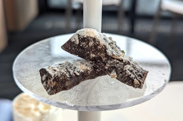 【リゾナーレトマム】「霧氷アフタヌーンティー」の霧氷チョコレート