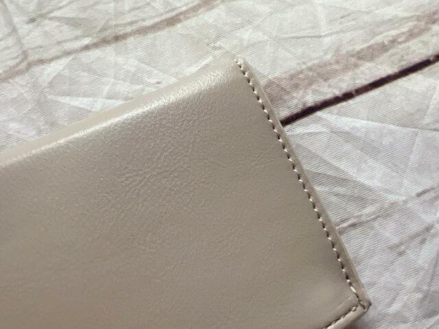 大人っぽい印象のベージュカラーがおしゃれ！