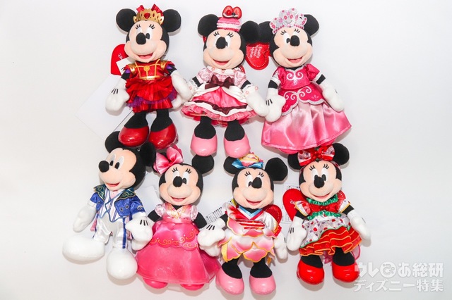 トータリー・ミニーマウスのぬいぐるみバッジ