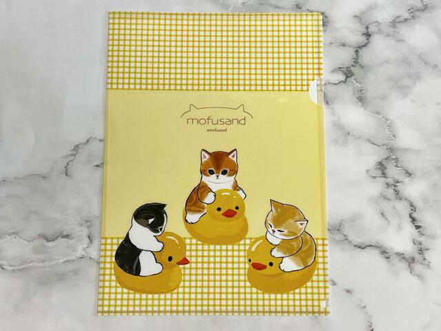 【Seria（セリア）】イエローはアヒルに乗って遊ぶにゃんこたちのデザイン♪