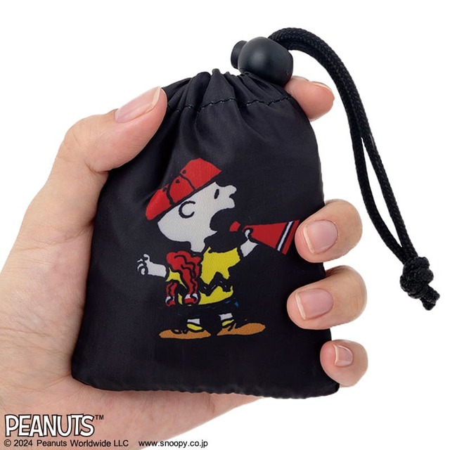 『SNOOPY CHEER ECOBAG BOOK BLACK』手のひらサイズに小さくまとまる