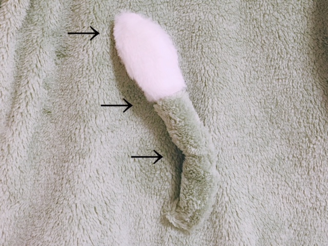 立派なシッポは3箇所縫い付け。