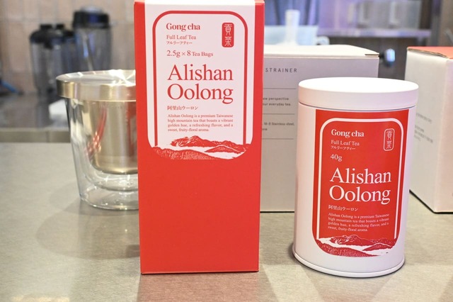 【ゴンチャ 原宿神宮前店】「阿里山ウーロン」ティーバッグ 2,000円、フルリーフティー 2,400円