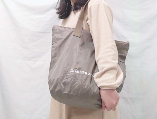 肩からかけられる♪