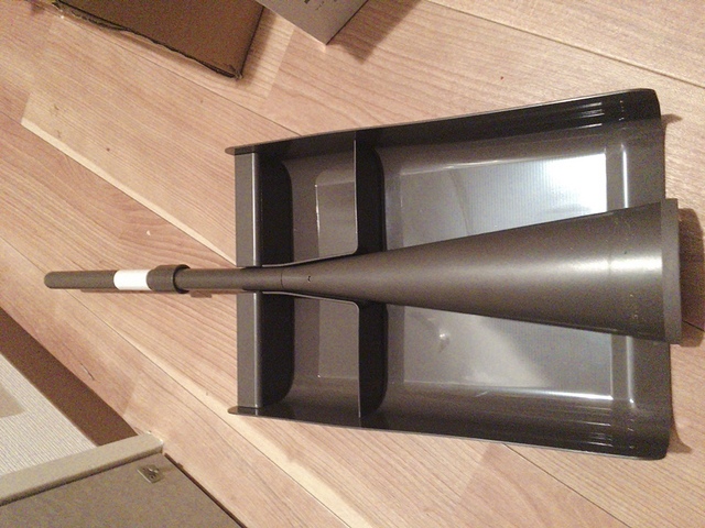 【カインズ】立つちりとり／698円