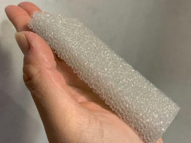 【ニトリ毎日とりかえキッチンスポンジ】コンパクトな手のひらサイズ