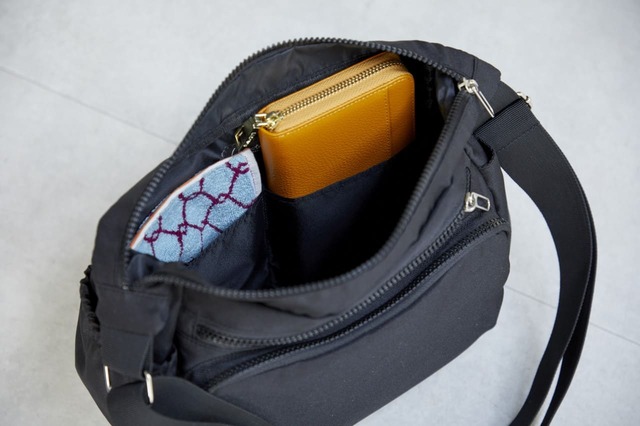 内ポケットは全部で4つ