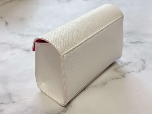 マチ付きなので収納力も抜群！