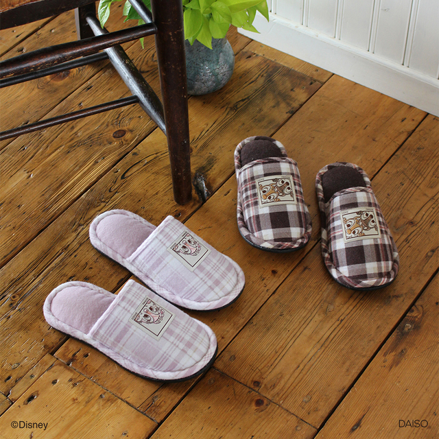 外縫いスリッパ 各330円