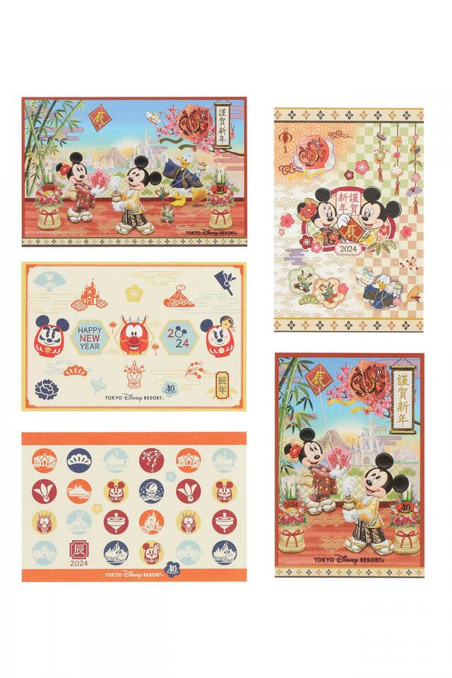 私製年賀はがきセット 1,300円｜お正月スペシャルグッズ｜東京ディズニーリゾート40周年“ドリームゴーラウンド”｜発売日：2023年12月1日（金）｜販売店舗：東京ディズニーランド「ディズニー＆カンパニー」、東京ディズニーシー「エンポーリオ」