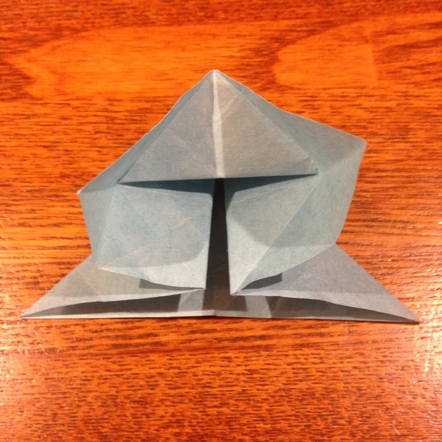 5）図のように折りたたみます。