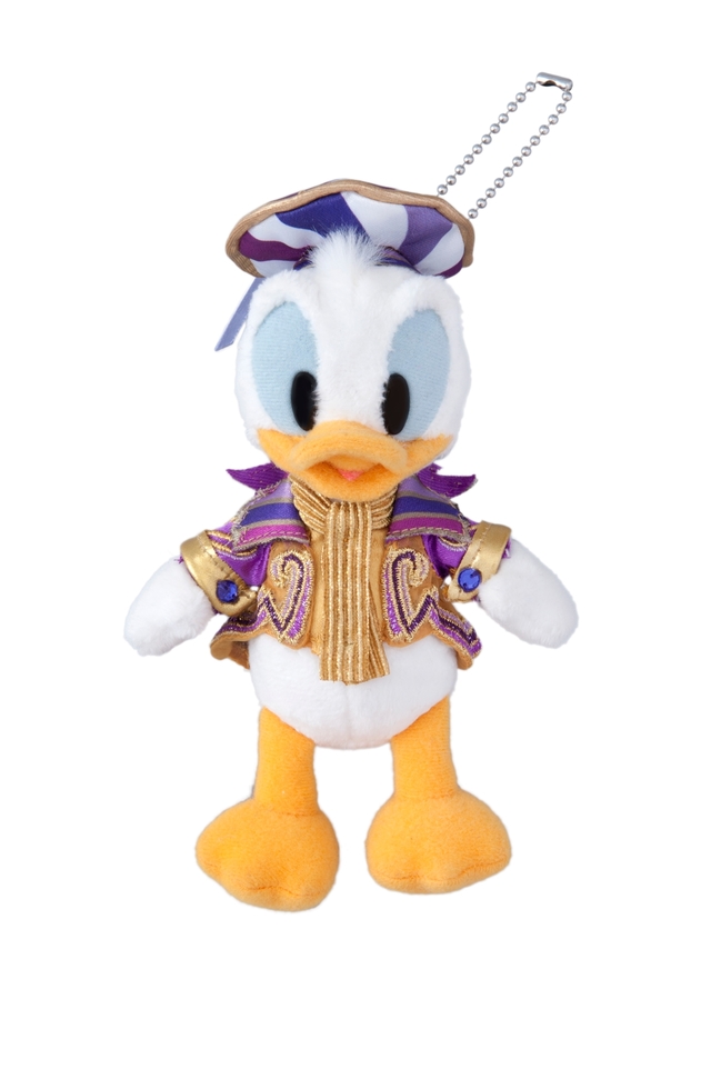 ぬいぐるみバッジ 1,900円｜長さ約16.5cm｜東京ディズニーリゾート35周年“Happiest Celebration! ”スペシャルグッズ